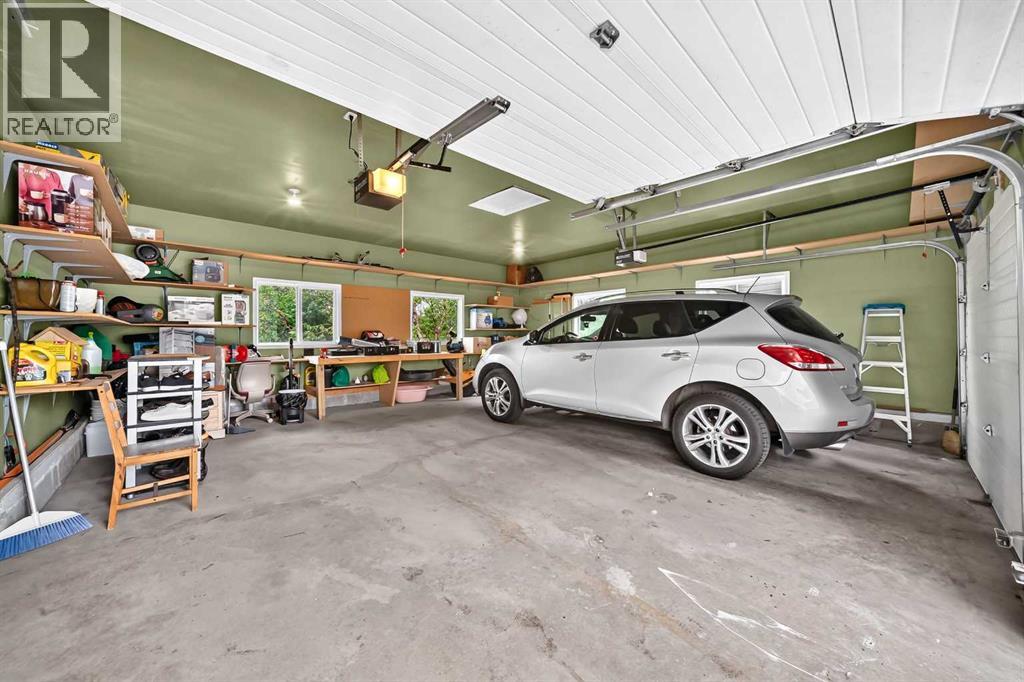 10 Hidden Creek View Nw, Calgary, Alberta  T3A 6C5 - Photo 43 - A2322731