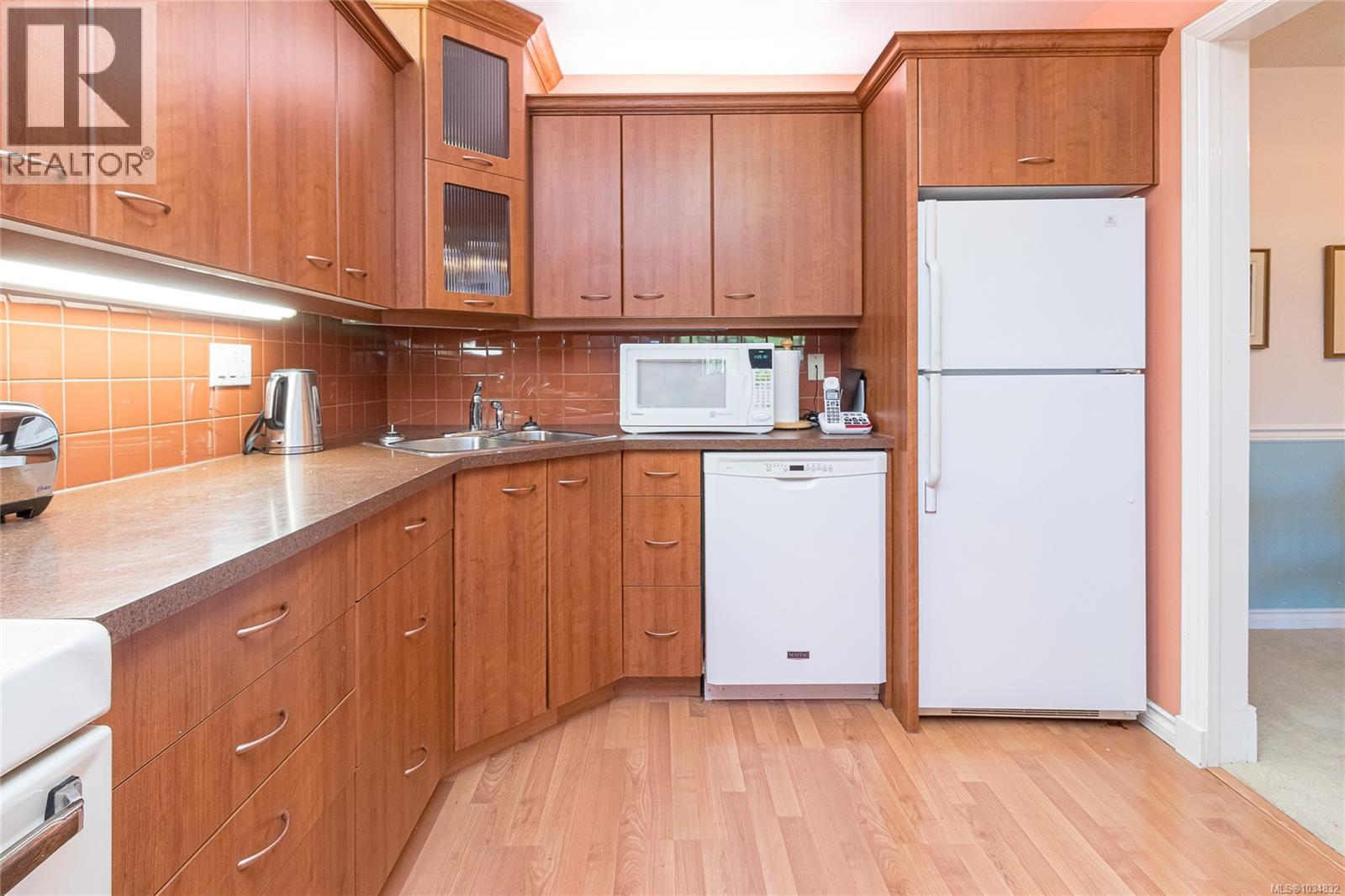 306 1120 Fairfield Rd, Victoria, British Columbia  V8V 3A7 - Photo 10 - 1034832