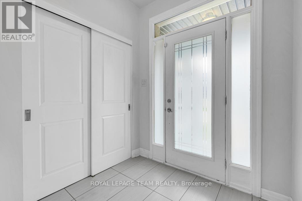 174 Hawkshaw Crescent, Ottawa, Ontario K2J 0J7 - Photo 5 - X13470506