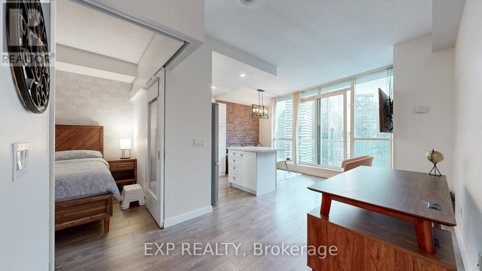 2404 - 8 York Street, Toronto, Ontario M5J 1R2 - Photo 3 - C13470510