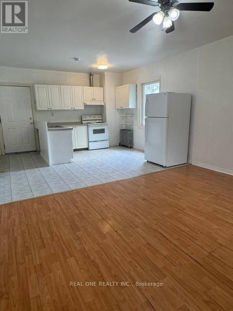 Apartment B - 10 Mill Street E, Halton Hills, Ontario  L7J 1G9 - Photo 2 - W13470524