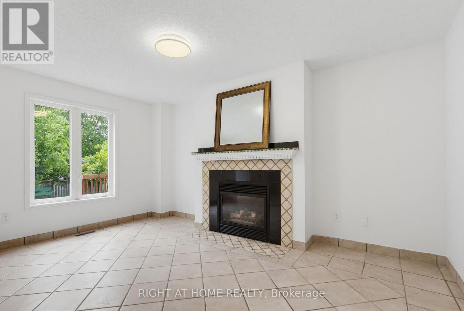 1087 Augustus Drive, Burlington, Ontario  L7S 2L2 - Photo 15 - W13470544