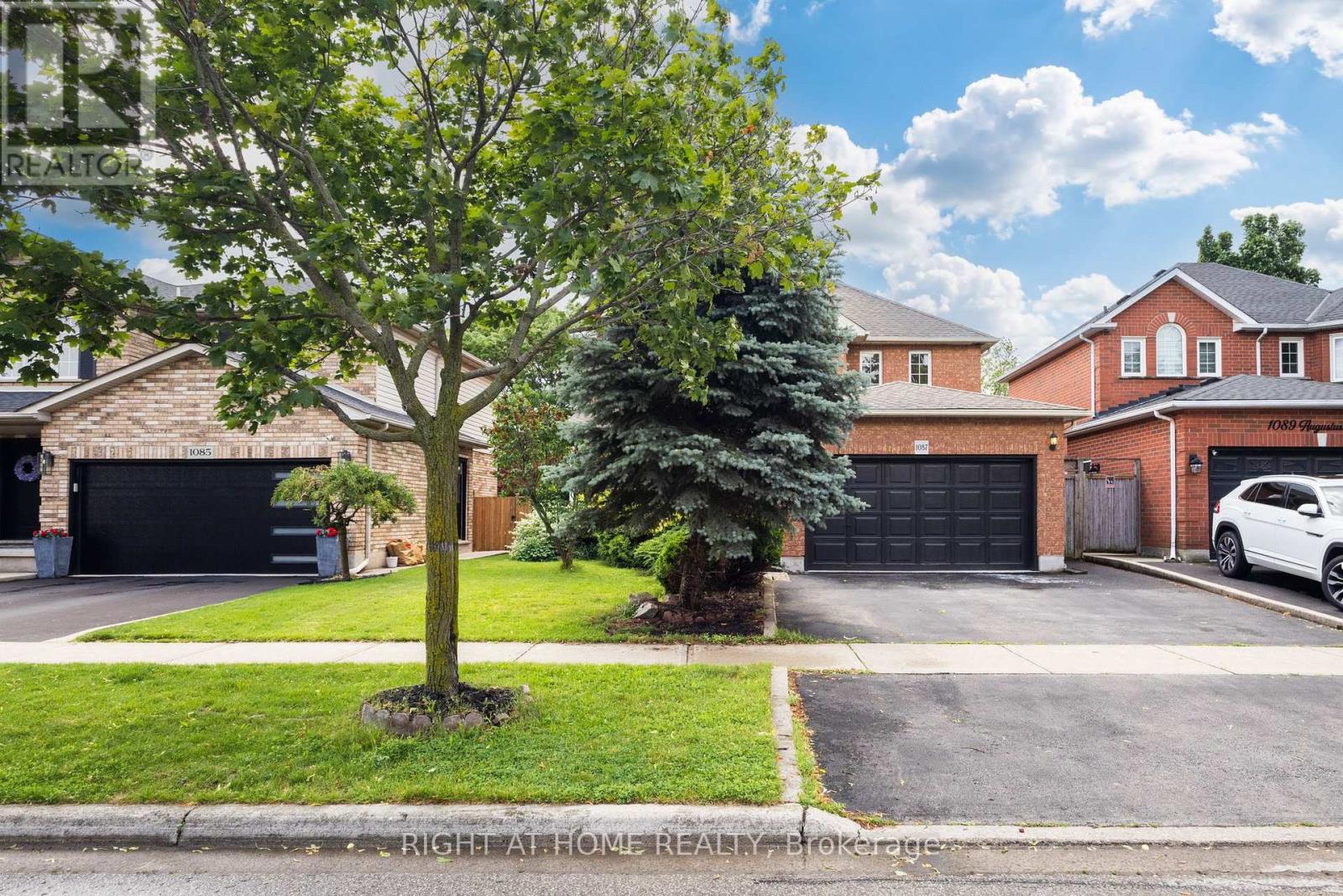 1087 Augustus Drive, Burlington, Ontario  L7S 2L2 - Photo 2 - W13470544