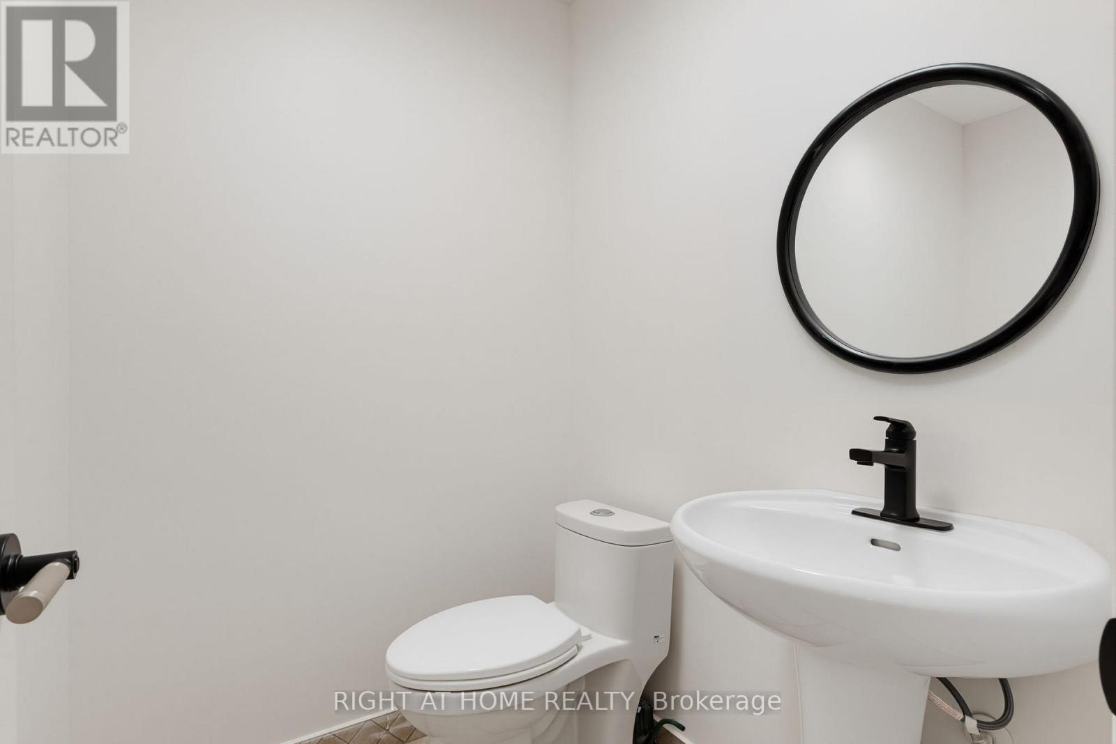 1087 Augustus Drive, Burlington, Ontario  L7S 2L2 - Photo 22 - W13470544