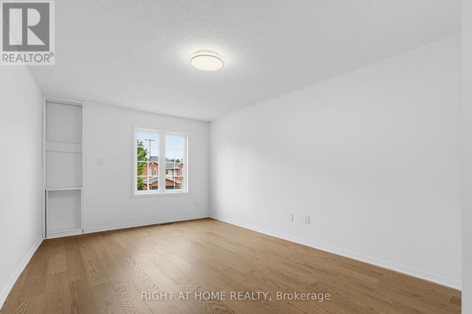 1087 Augustus Drive, Burlington, Ontario  L7S 2L2 - Photo 24 - W13470544