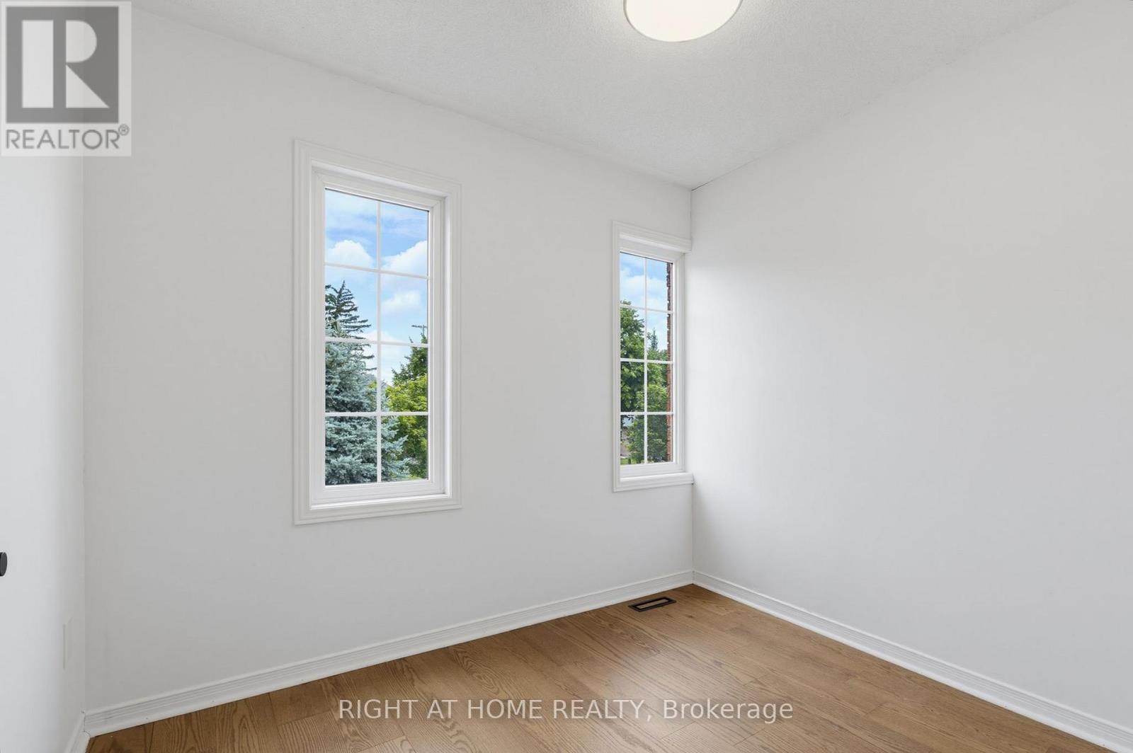 1087 Augustus Drive, Burlington, Ontario  L7S 2L2 - Photo 31 - W13470544