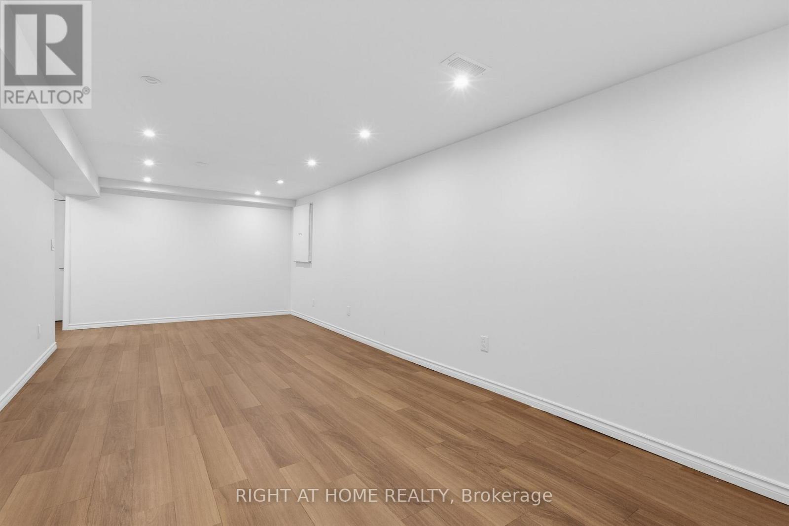 1087 Augustus Drive, Burlington, Ontario  L7S 2L2 - Photo 39 - W13470544