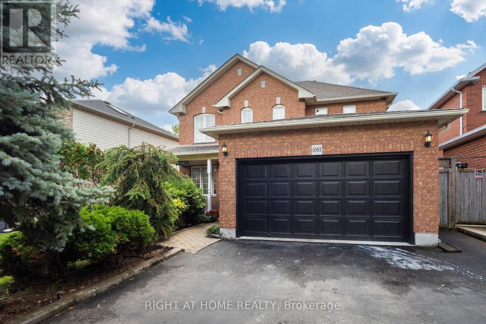 1087 Augustus Drive, Burlington, Ontario  L7S 2L2 - Photo 4 - W13470544