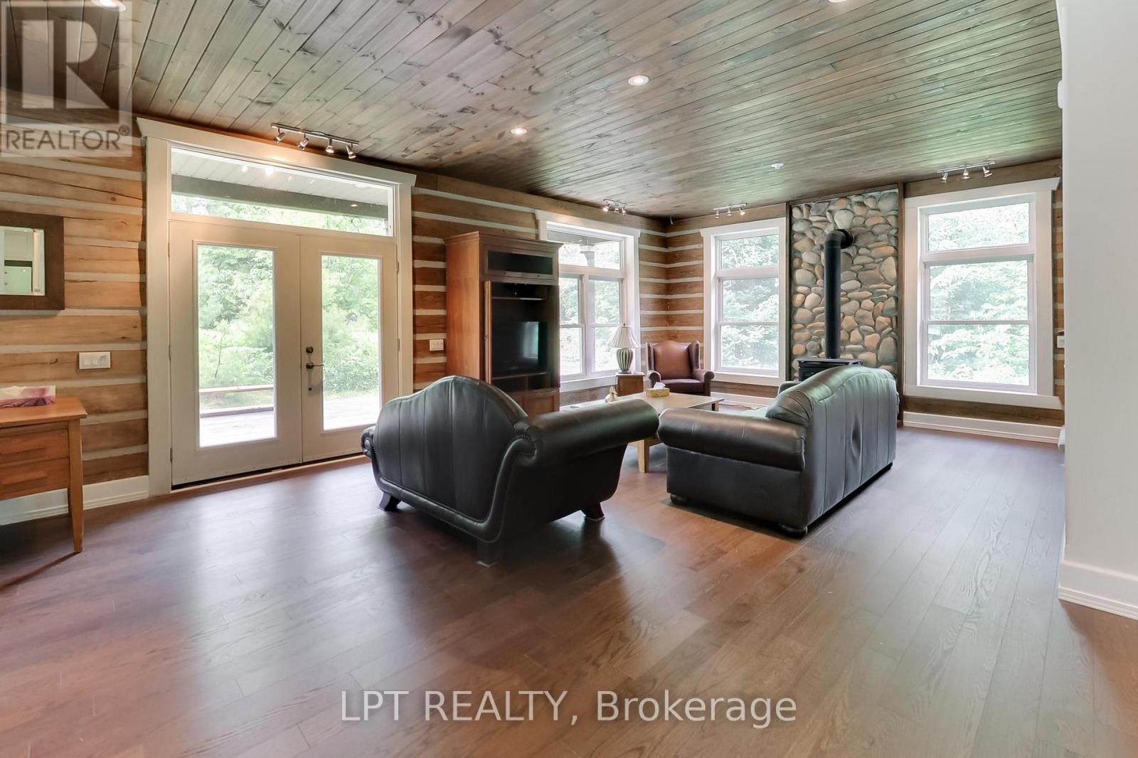 1039 Ben Lake Road E, Gravenhurst, Ontario  P1P 1R3 - Photo 10 - X13470534