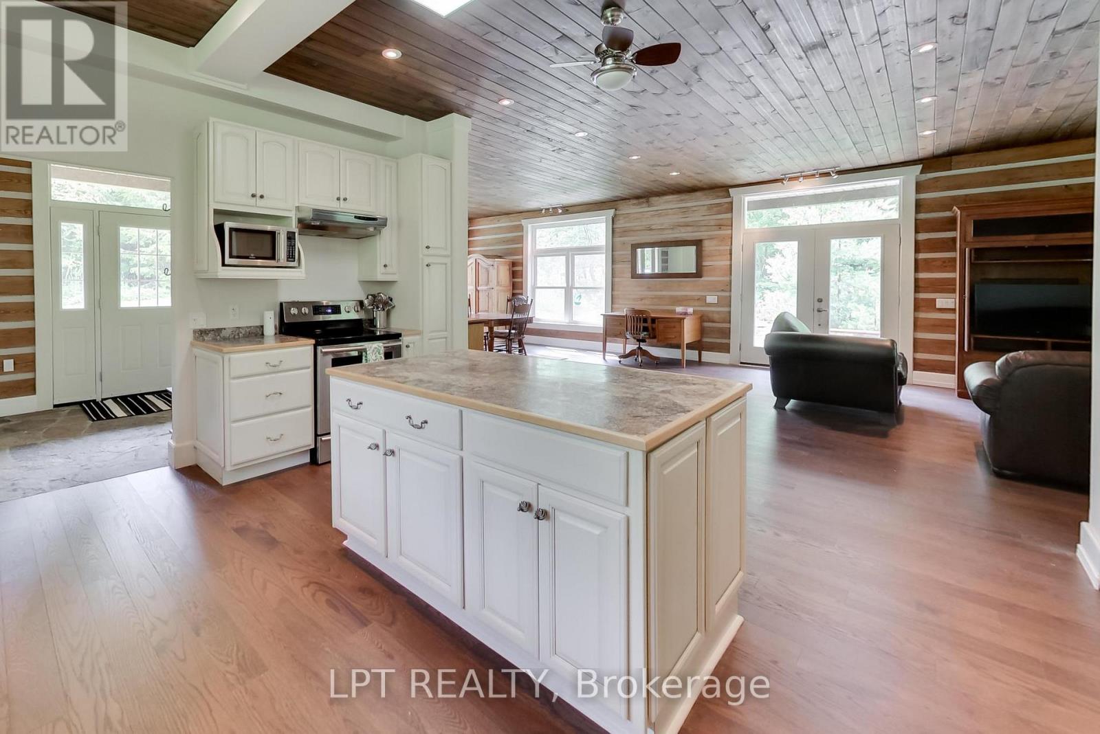 1039 Ben Lake Road E, Gravenhurst, Ontario  P1P 1R3 - Photo 11 - X13470534