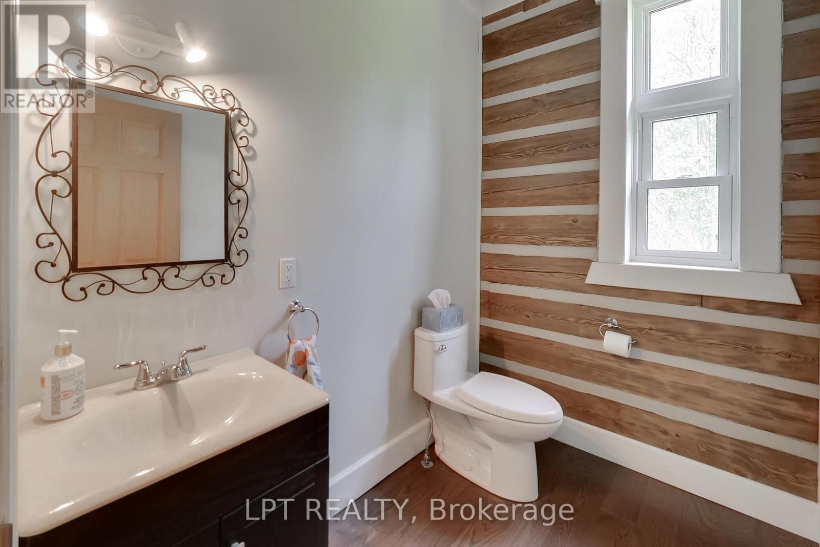 1039 Ben Lake Road E, Gravenhurst, Ontario  P1P 1R3 - Photo 15 - X13470534