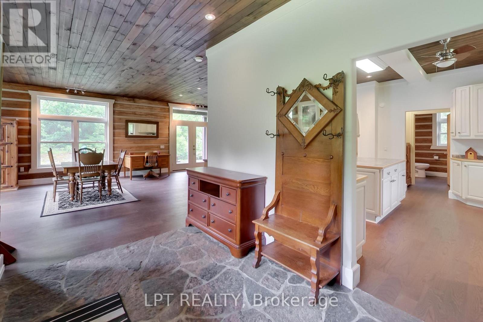 1039 Ben Lake Road E, Gravenhurst, Ontario  P1P 1R3 - Photo 5 - X13470534
