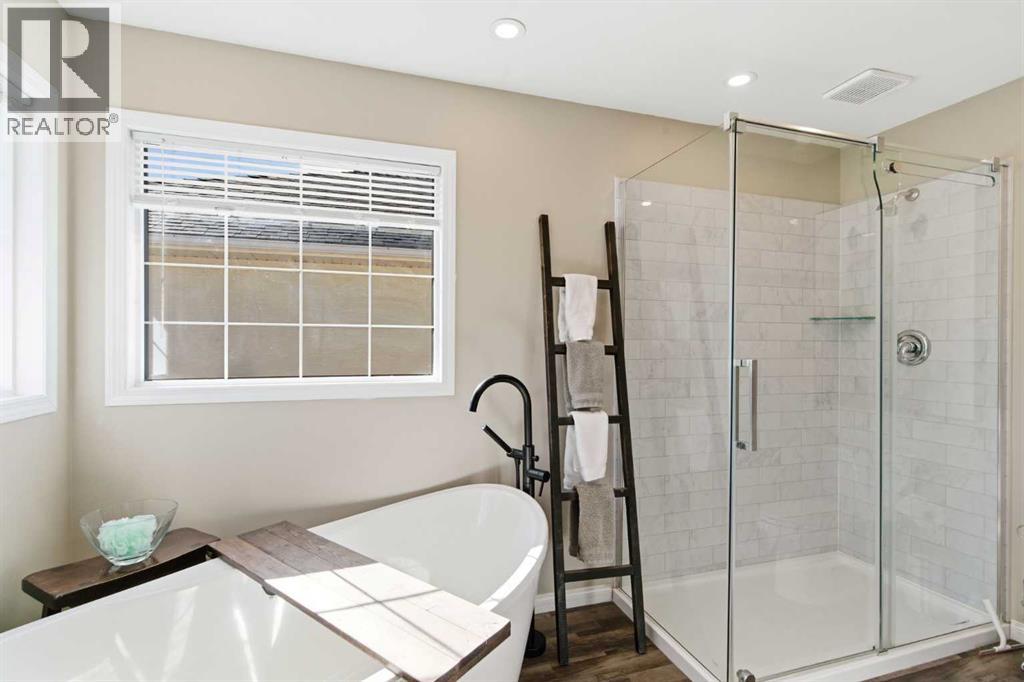 30 Mt Yamnuska Court SE, Calgary, Alberta  T2Z 2Z6 - Photo 17 - A2319120