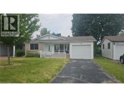58 BELWOOD Crescent, Kitchener, Ontario