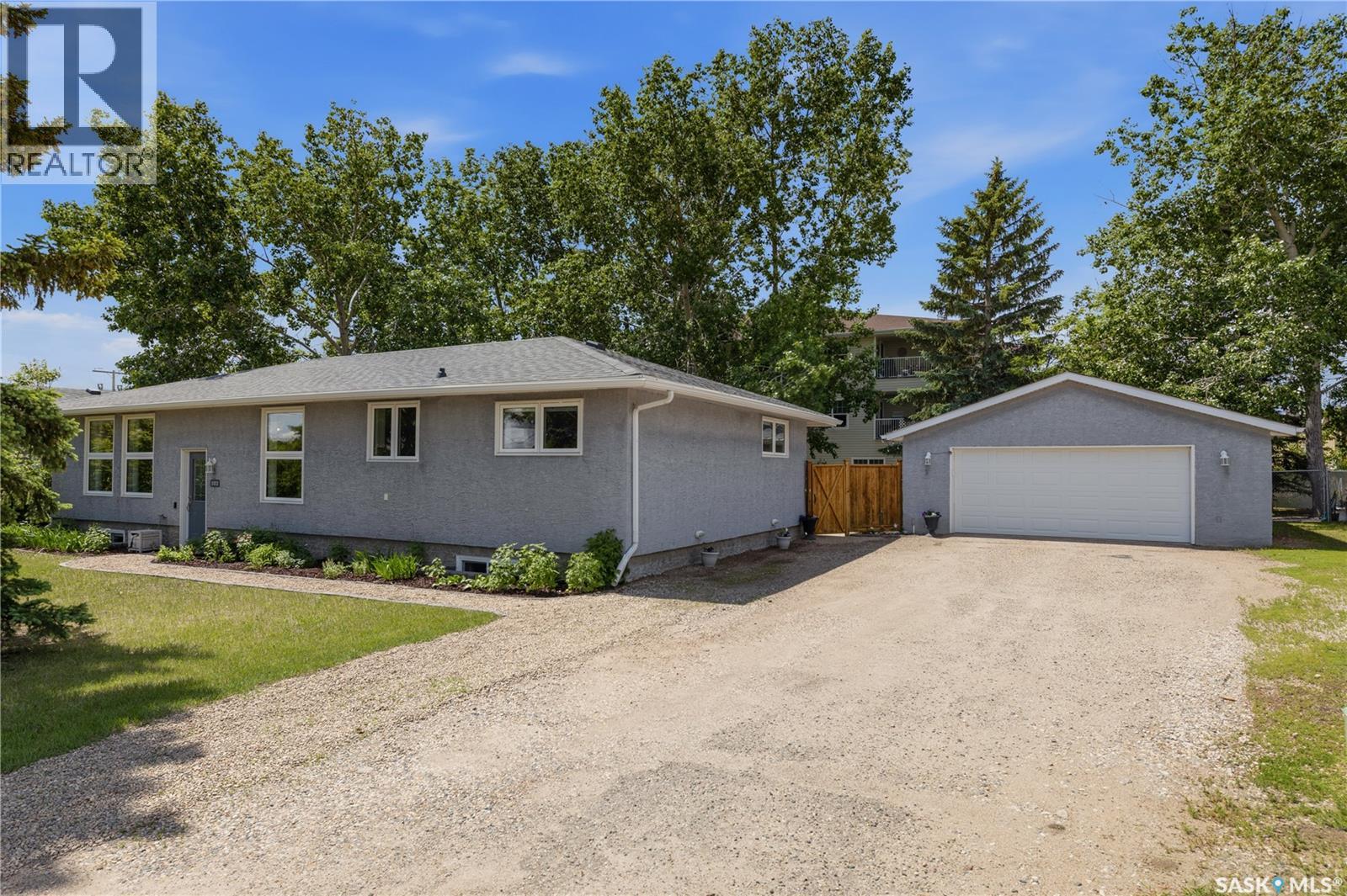102 Plaxton Place, Regina Beach, Saskatchewan  S0G 4C0 - Photo 1 - SK040065