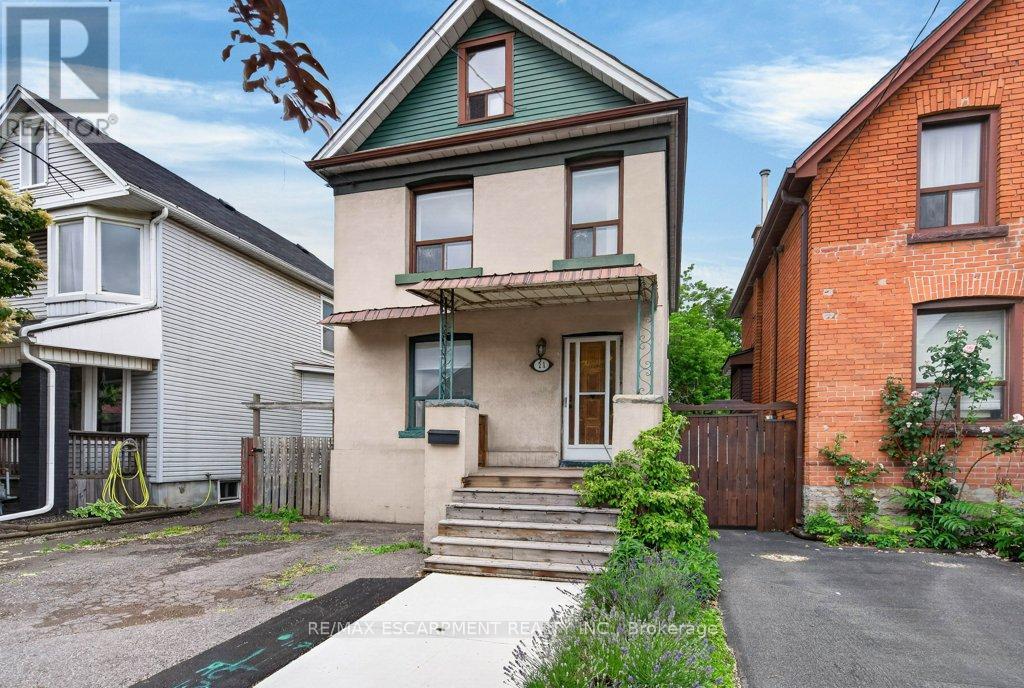 21 EAST BEND AVENUE N, Hamilton, Ontario