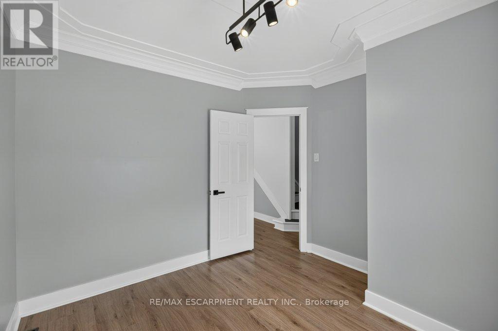 21 East Bend Avenue N, Hamilton, Ontario  L8L 7E1 - Photo 10 - X13470592