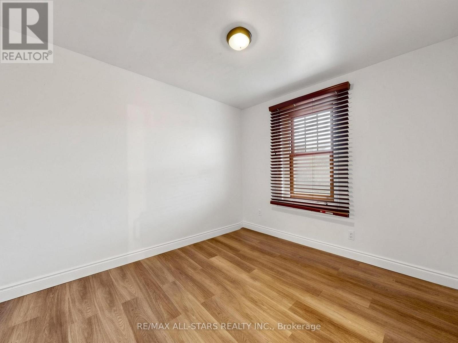 9 Cherry Nook Gardens, Toronto, Ontario  M4L 1J5 - Photo 17 - E13468734