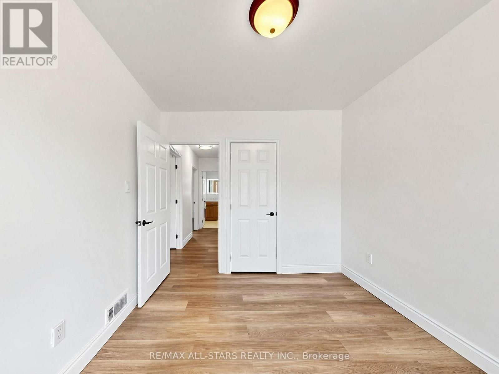 9 Cherry Nook Gardens, Toronto, Ontario  M4L 1J5 - Photo 20 - E13468734