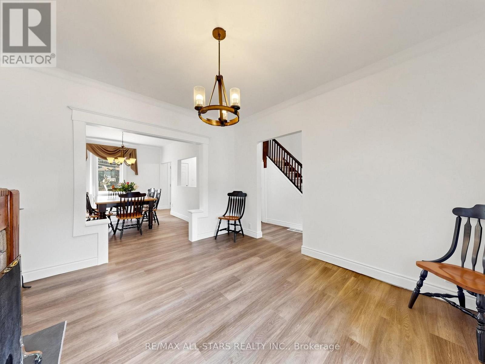 9 Cherry Nook Gardens, Toronto, Ontario  M4L 1J5 - Photo 8 - E13468734