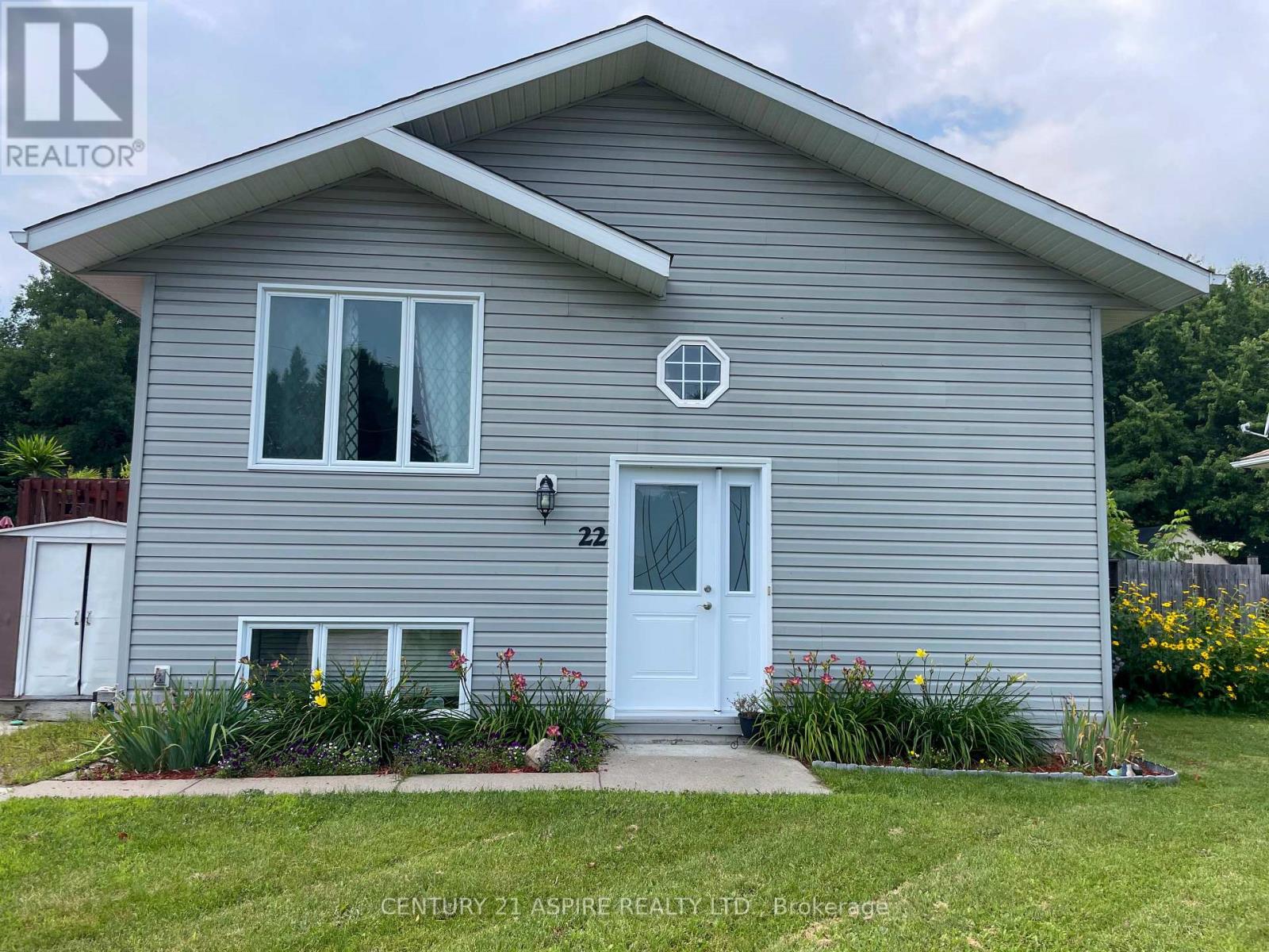 22 Joseph Street, Laurentian Hills, Ontario  K0J 1J0 - Photo 1 - X13470642