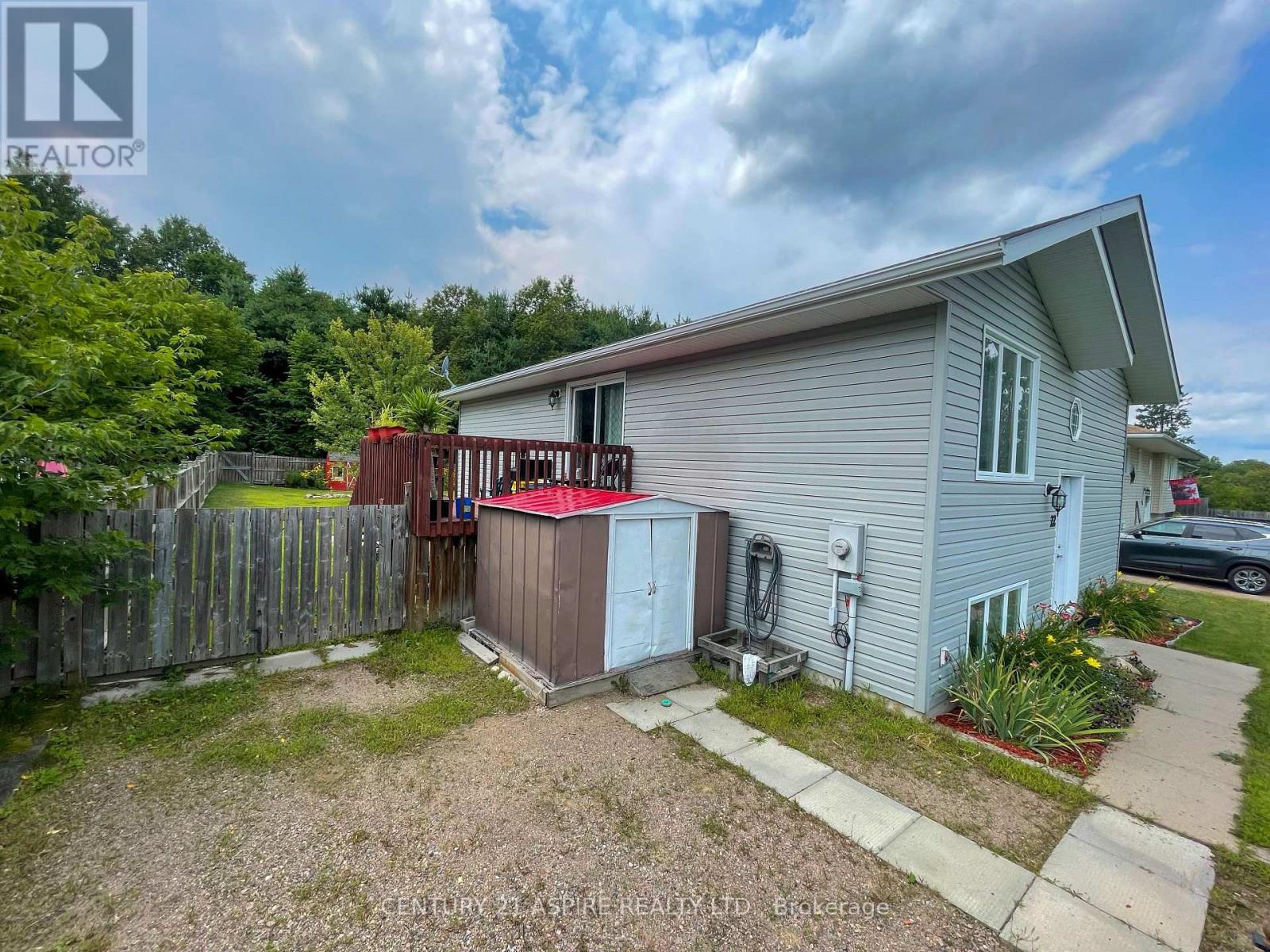 22 Joseph Street, Laurentian Hills, Ontario  K0J 1J0 - Photo 2 - X13470642