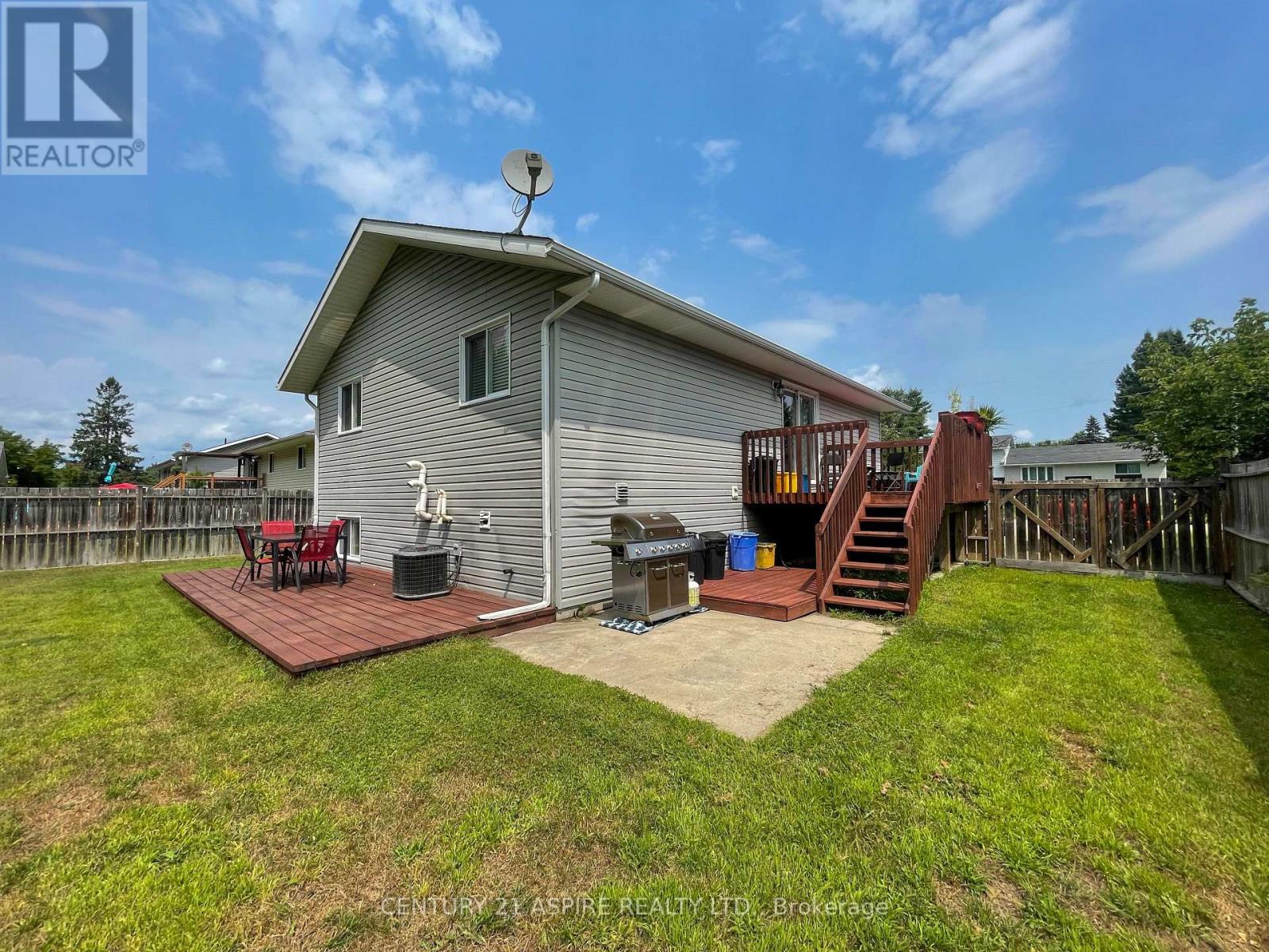 22 Joseph Street, Laurentian Hills, Ontario  K0J 1J0 - Photo 25 - X13470642