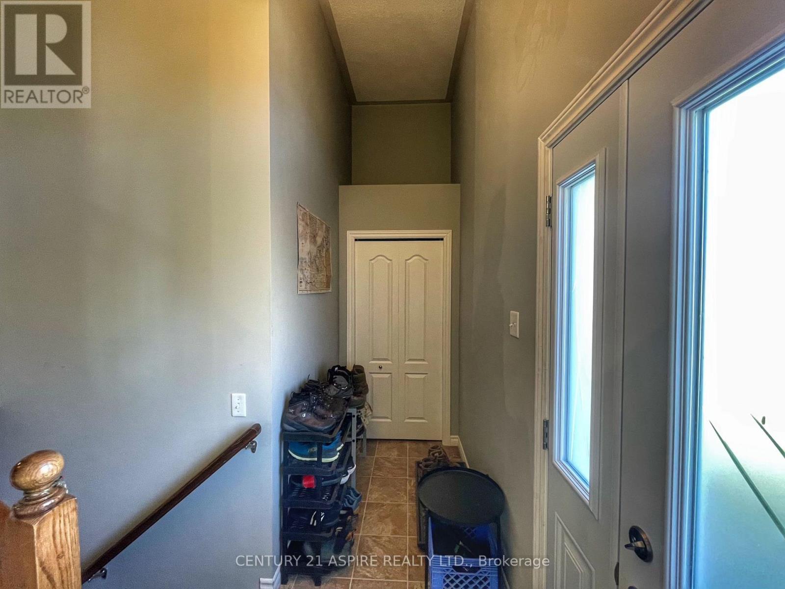 22 Joseph Street, Laurentian Hills, Ontario  K0J 1J0 - Photo 3 - X13470642