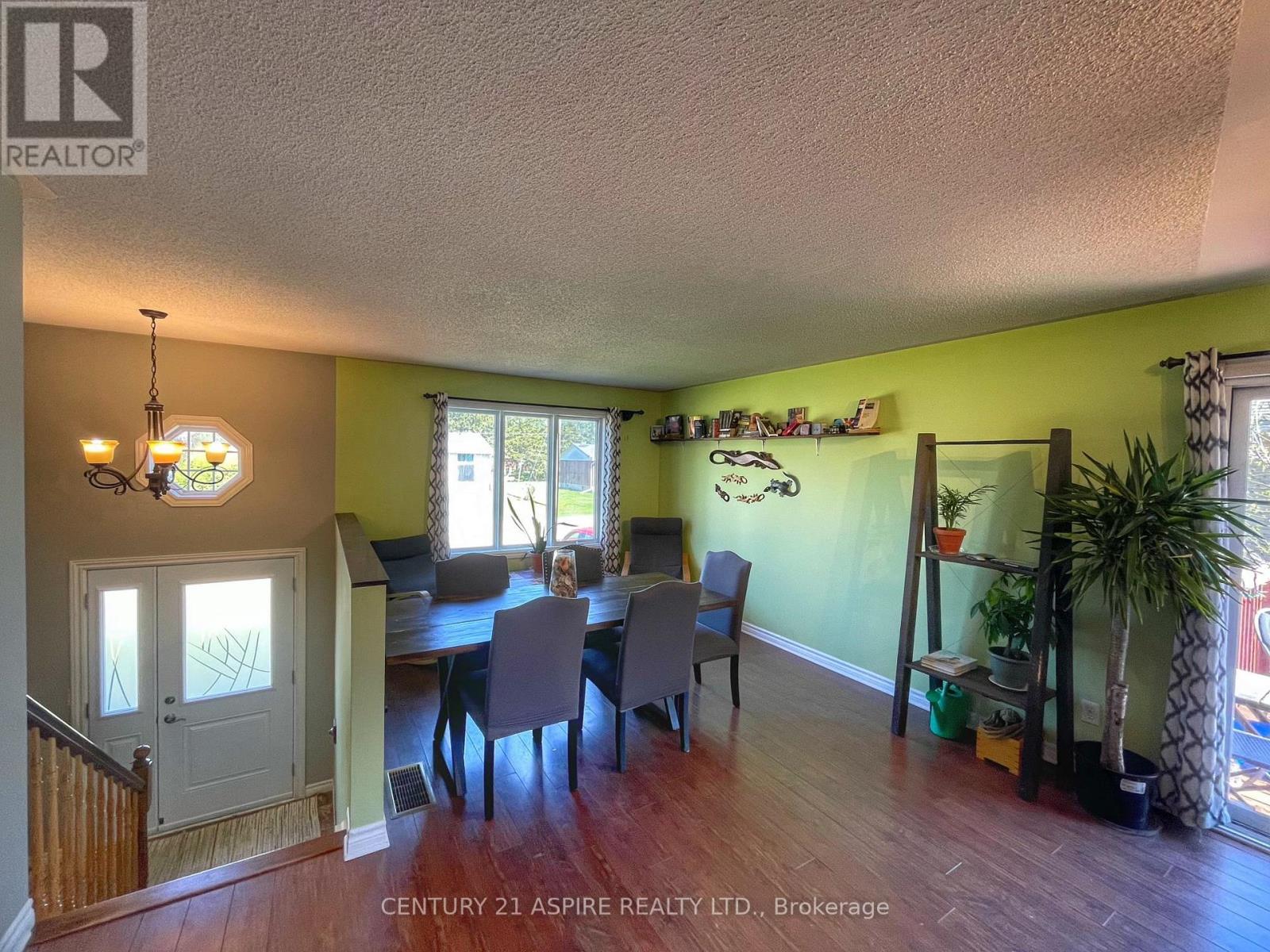 22 Joseph Street, Laurentian Hills, Ontario  K0J 1J0 - Photo 6 - X13470642