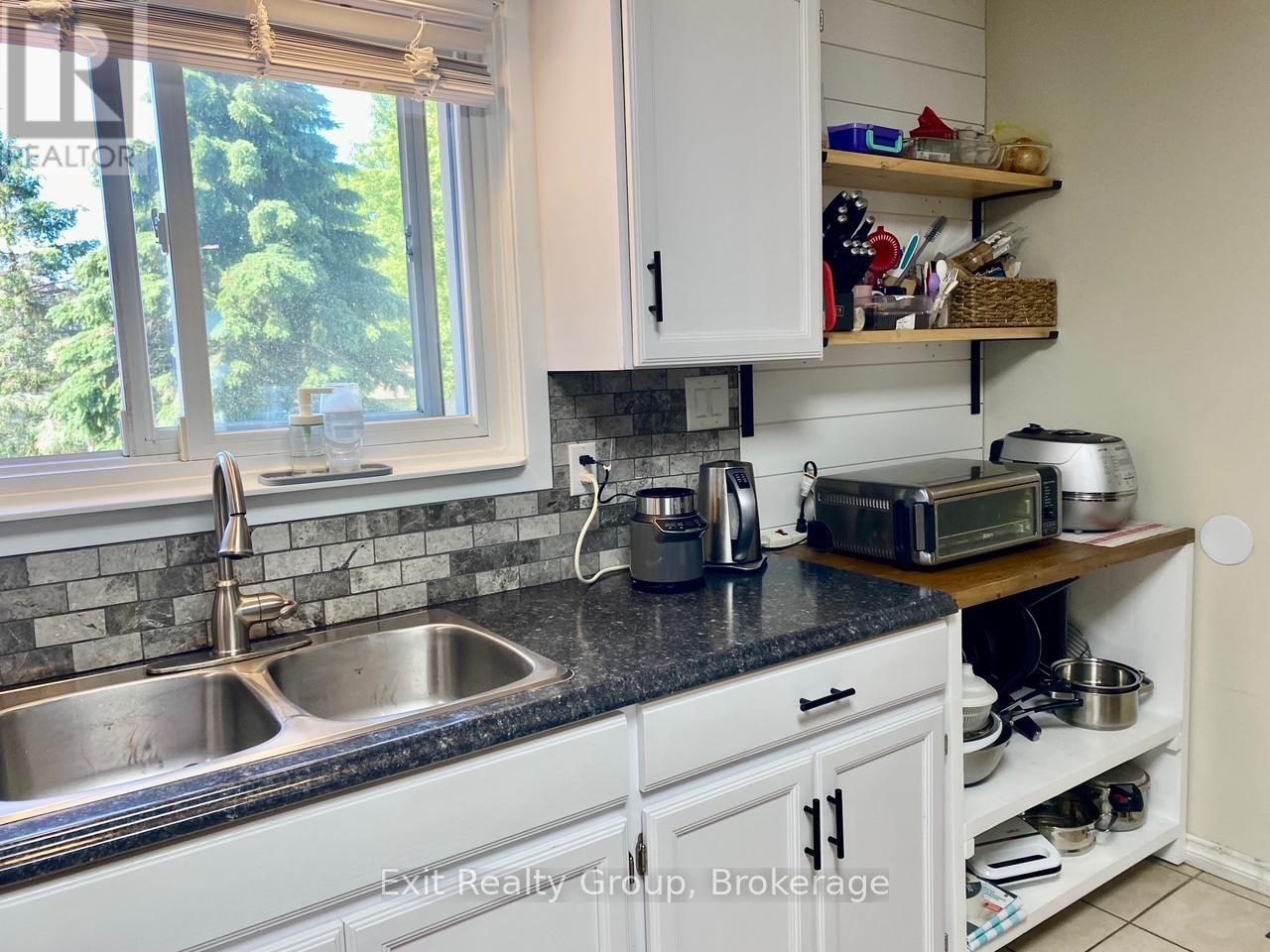 11 Somerset Street, Quinte West, Ontario  K8V 5T7 - Photo 10 - X13469602
