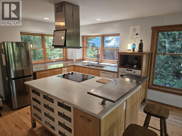 218 Clark Road, Burton, British Columbia  V0G 1E0 - Photo 5 - 10391802