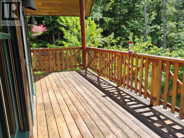 218 Clark Road, Burton, British Columbia  V0G 1E0 - Photo 9 - 10391802