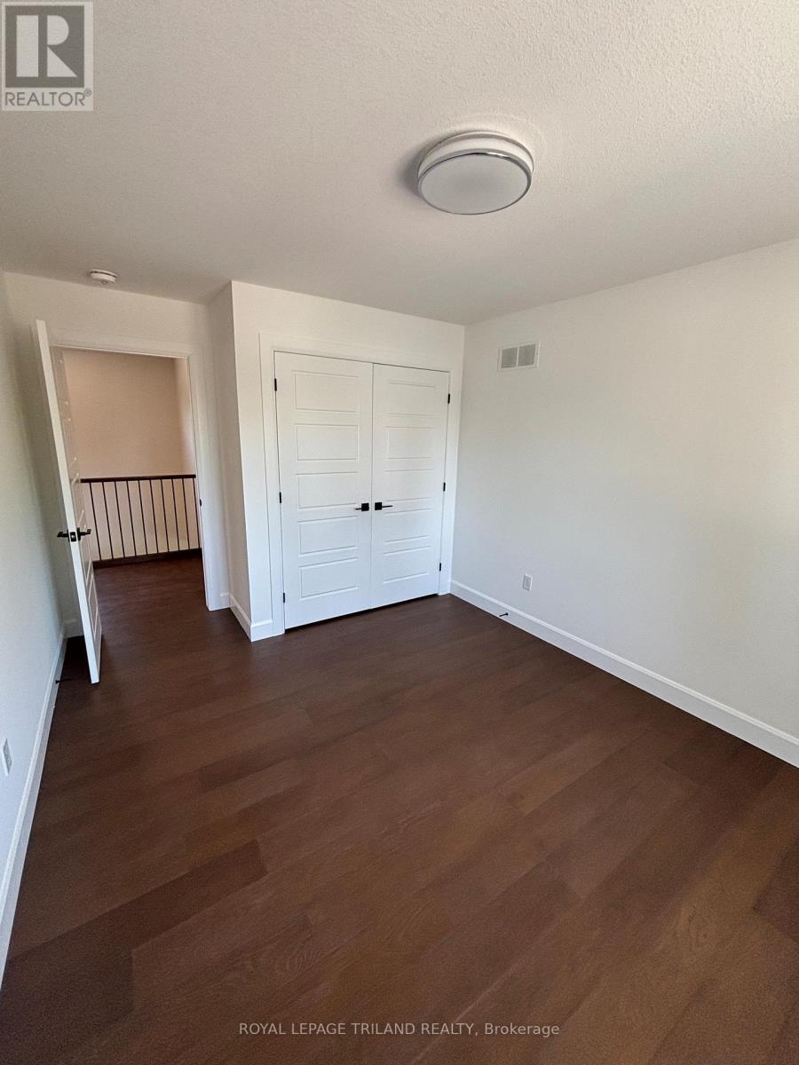 Upper - 406 Forest Lawn Avenue, London East, Ontario  N5V 1S9 - Photo 13 - X13470716