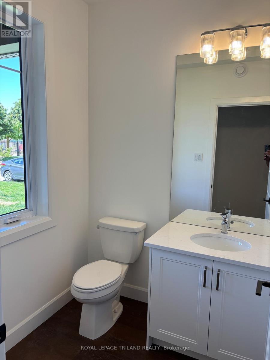 Upper - 406 Forest Lawn Avenue, London East, Ontario  N5V 1S9 - Photo 4 - X13470716