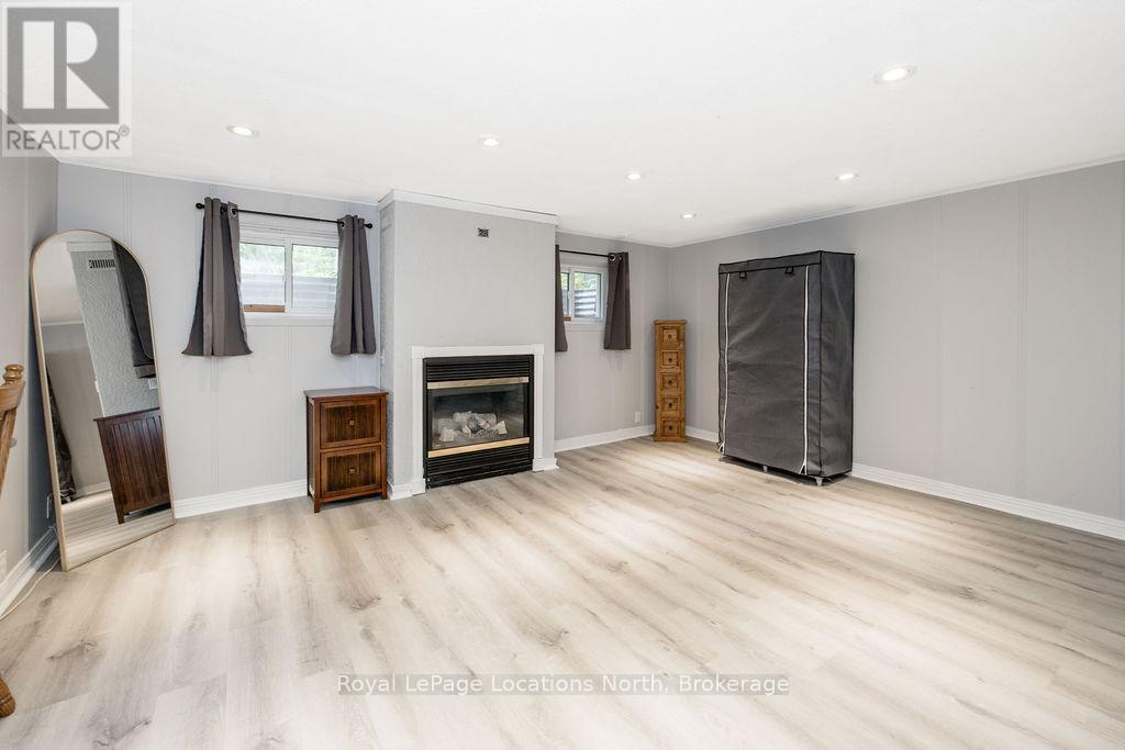 75 Burke Street, Penetanguishene, Ontario  L9M 1B3 - Photo 24 - S13470140