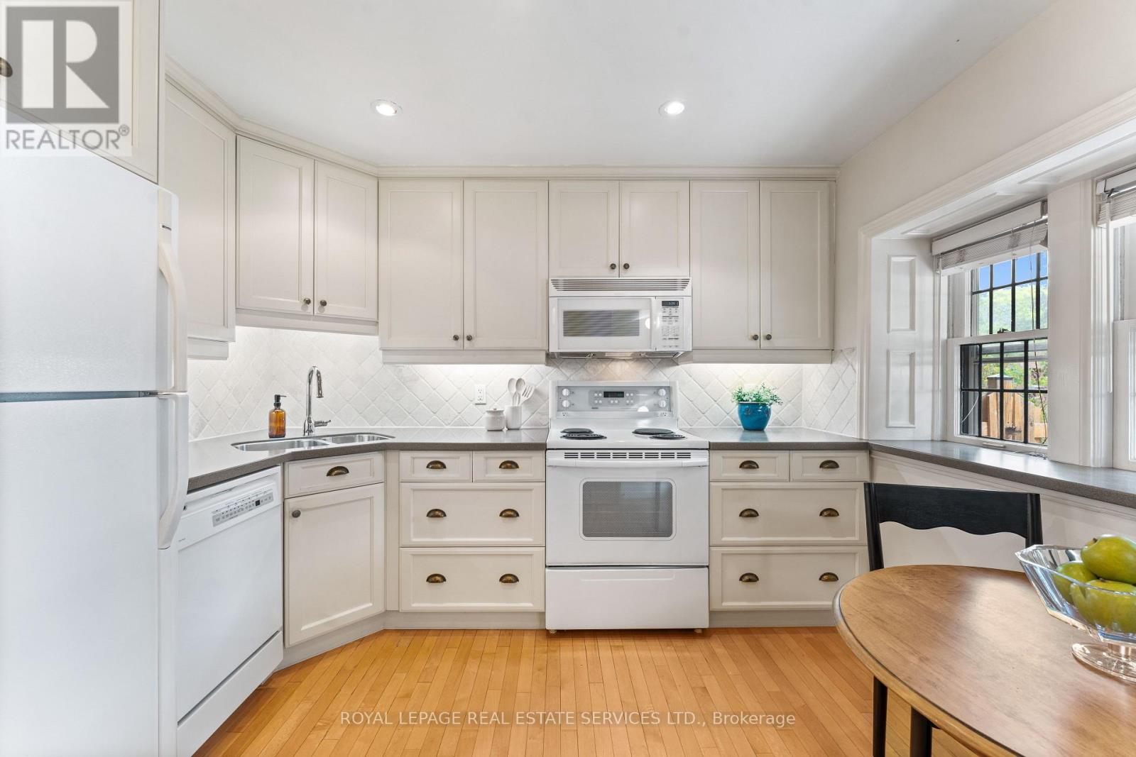 50 Brentwood Road S, Toronto, Ontario  M8Z 3N2 - Photo 10 - W13462136