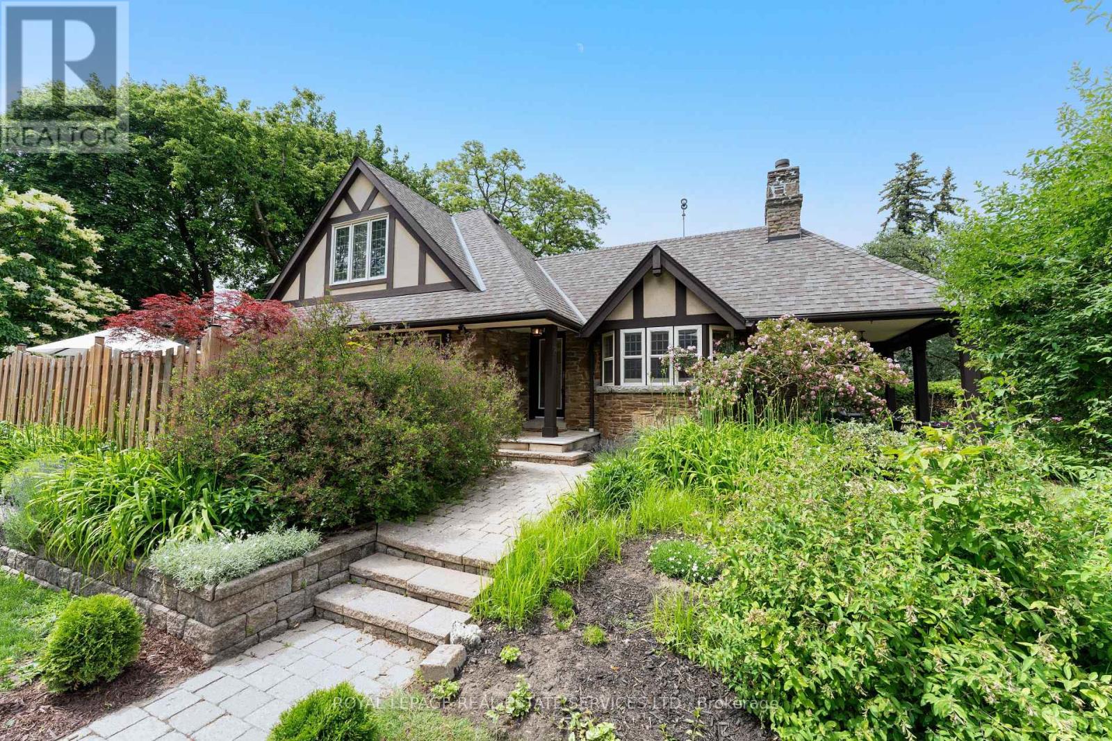 50 Brentwood Road S, Toronto, Ontario  M8Z 3N2 - Photo 3 - W13462136