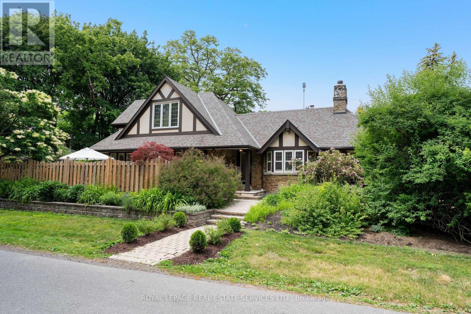50 Brentwood Road S, Toronto, Ontario  M8Z 3N2 - Photo 2 - W13462136