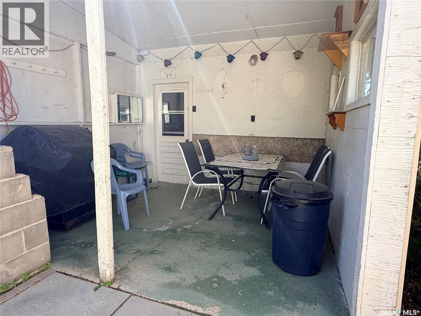 201 3rd Street E, Ponteix, Saskatchewan S0N 1Z0 - Photo 28 - SK039664