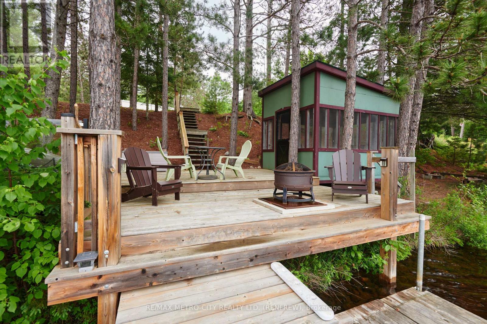 81 Flying Club Road, Greater Madawaska, Ontario  K0J 2R0 - Photo 5 - X13452126
