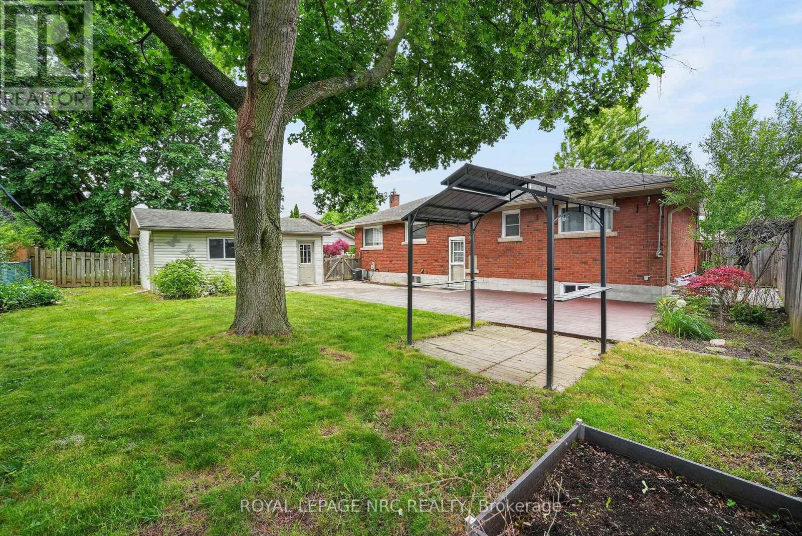 22 Mckenzie Street, St. Catharines (Bunting/linwell), Ontario  L2M 2N1 - Photo 2 - X13465688