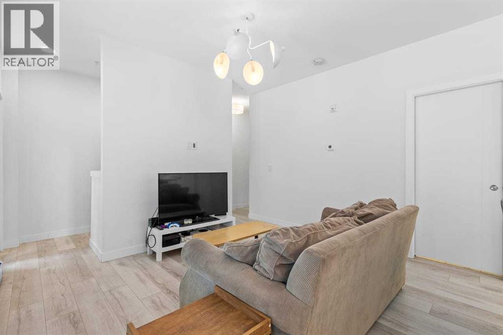 110, 3125 39 Street NW, Calgary, Alberta  T3B 6H5 - Photo 4 - A2287571