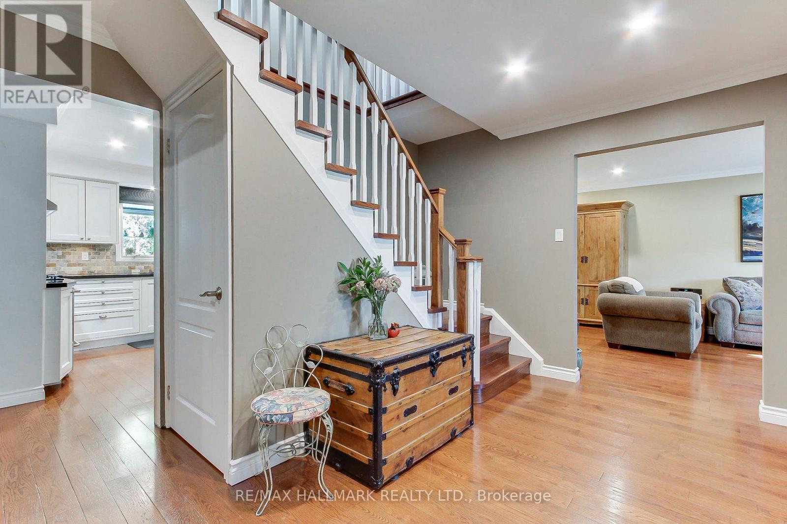 865 Arnold Crescent, Newmarket, Ontario  L3Y 2E4 - Photo 8 - N13467846