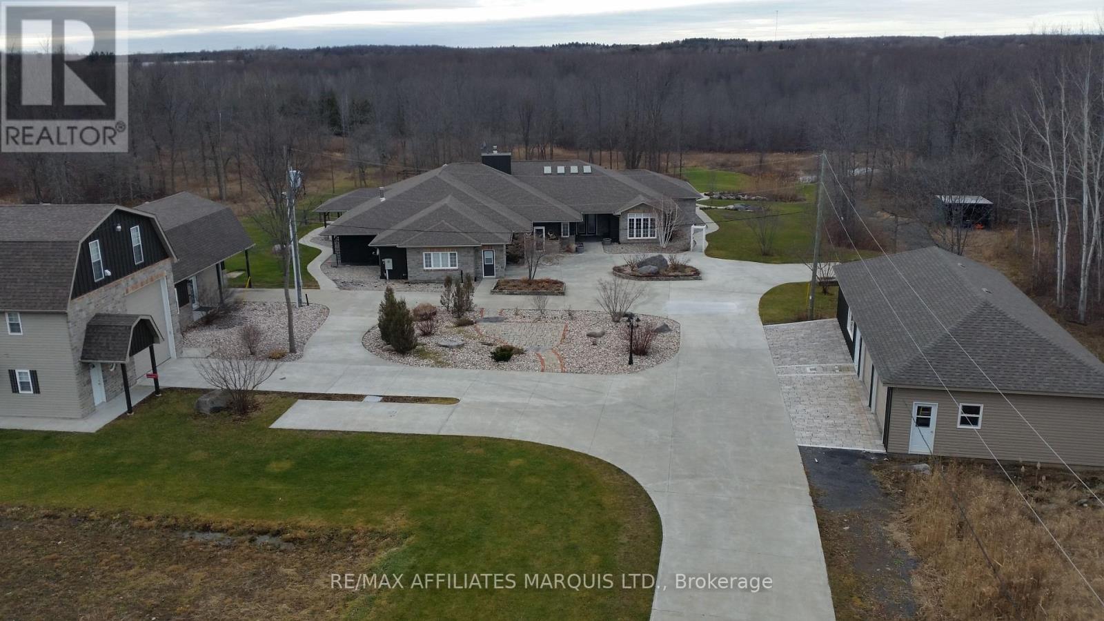 16401 COUNTY RD 2, South Stormont, Ontario
