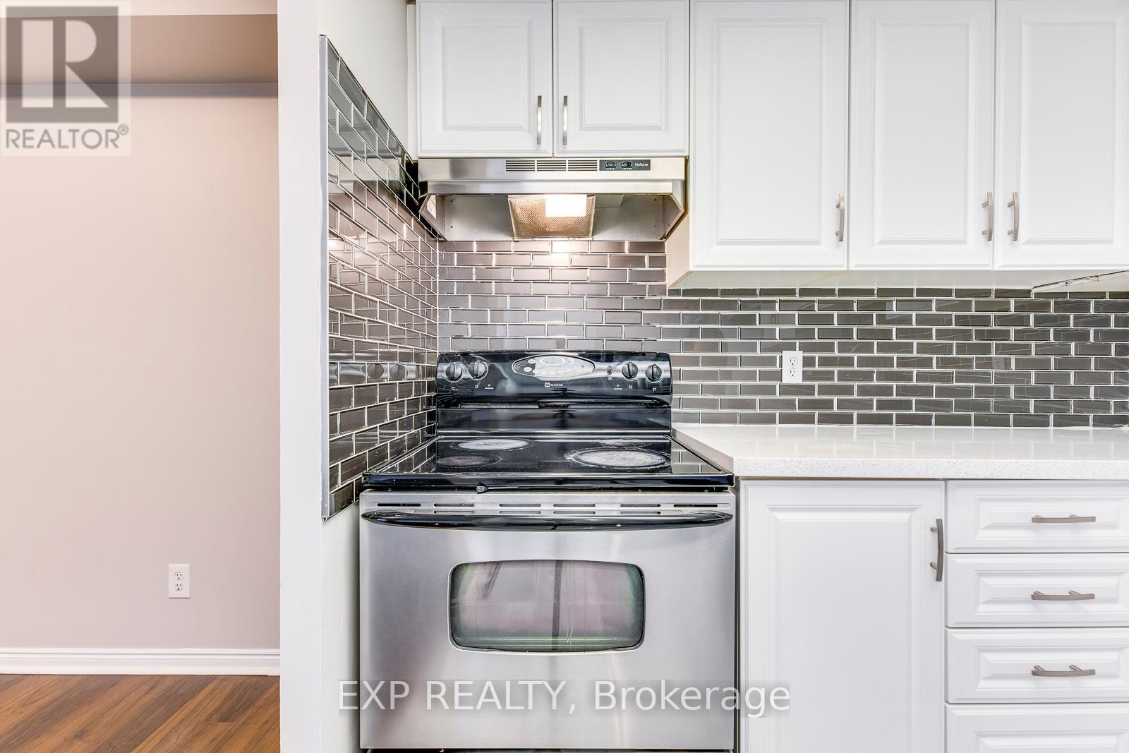205 - 135 Hillcrest Avenue, Mississauga, Ontario  L5B 4B1 - Photo 11 - W13470776