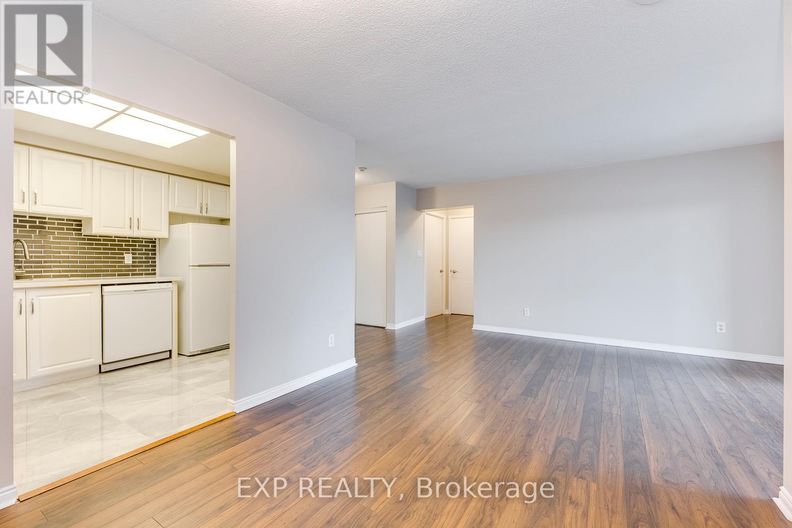 205 - 135 Hillcrest Avenue, Mississauga, Ontario  L5B 4B1 - Photo 7 - W13470776