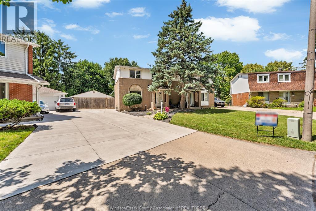 10700 Atwater Crescent, Windsor, Ontario  N8R 1N6 - Photo 2 - 26014697