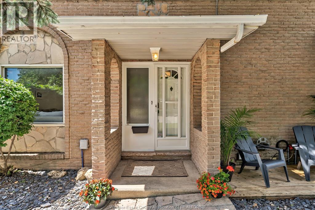 10700 Atwater Crescent, Windsor, Ontario  N8R 1N6 - Photo 3 - 26014697