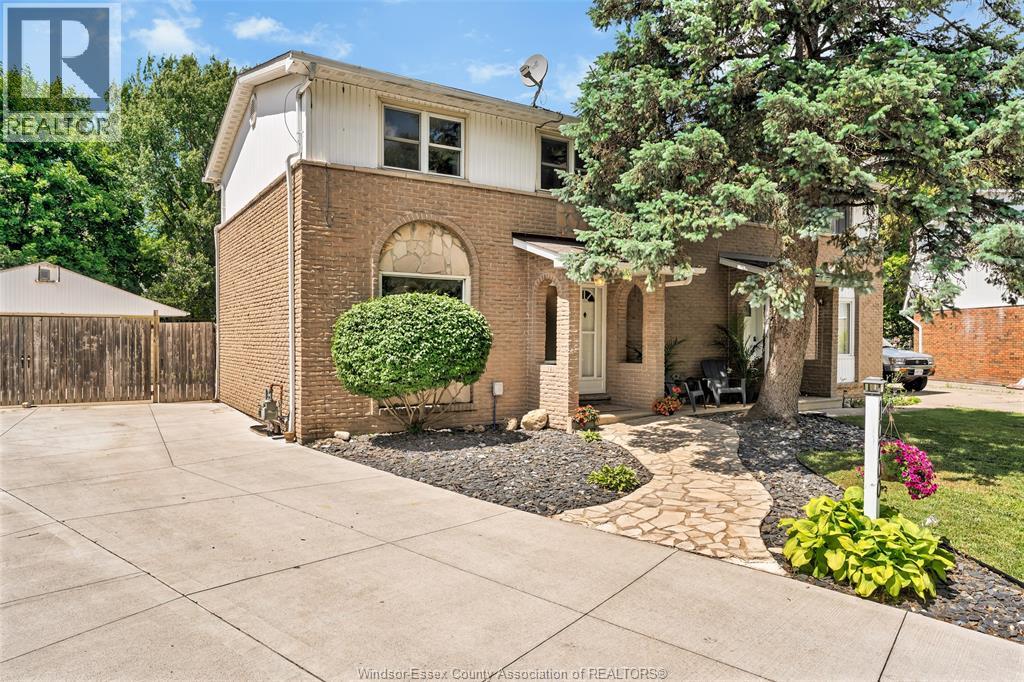 10700 Atwater Crescent, Windsor, Ontario  N8R 1N6 - Photo 4 - 26014697