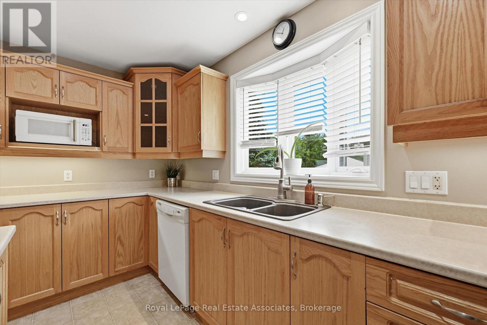 180 Glenariff Drive, Hamilton, Ontario  L8B 1A5 - Photo 8 - X13470738